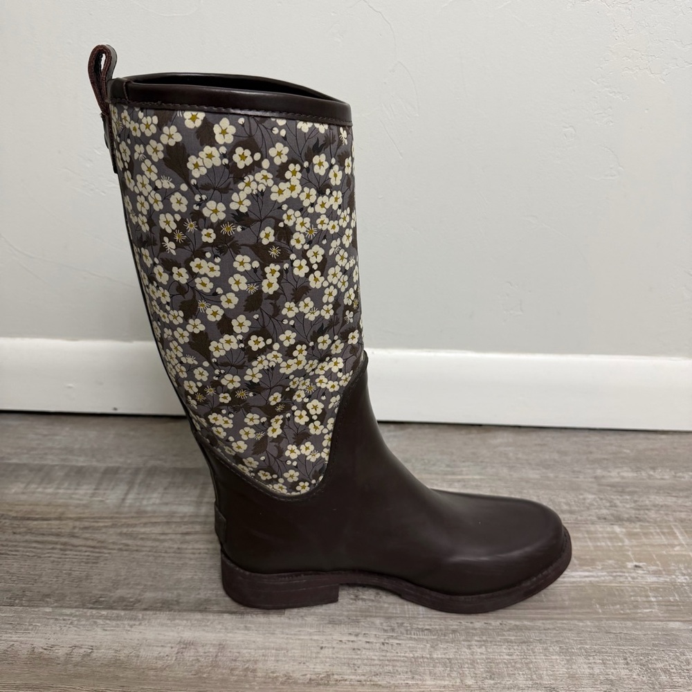 UGG Reignfall Liberty Tall Rain Boots, Floral Pattern-size 8 like NEW🔥 - Picture 3 of 11